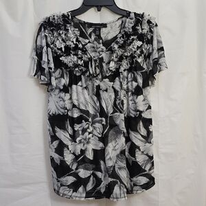 White House Black Market Size XL Floral Ruffle Black and White Top Blouse Whispy